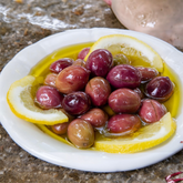 Handgemachte Alyanak Oliven aus Muğla/Milas, Mit Natürlichem Olivenöl - Natürlich & Ohne Zusatzstoffe