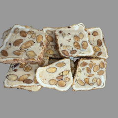 Spécialité turque avec garniture aux amandes en wrap